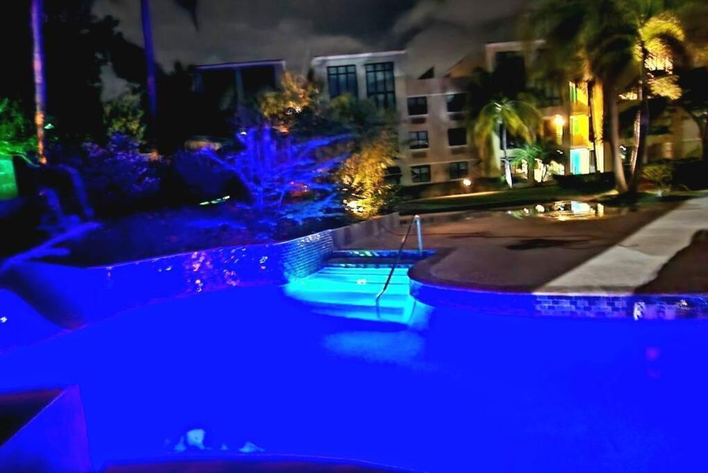 Aquatika 2303 Apartment Loiza Ngoại thất bức ảnh